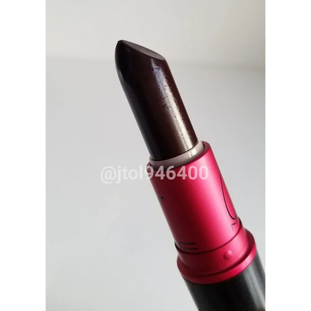Mac Viva Glam Ariana Grande Lipstick